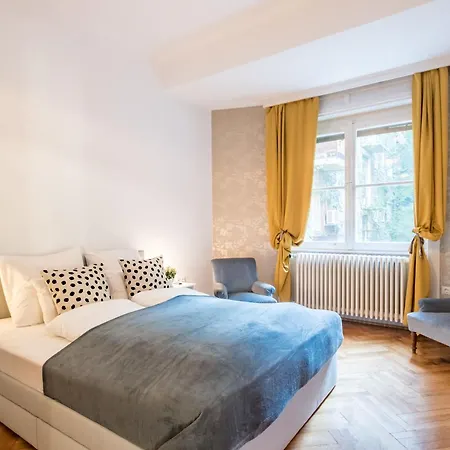 Central - Spacious - Classic Charm Budapest Exterior photo